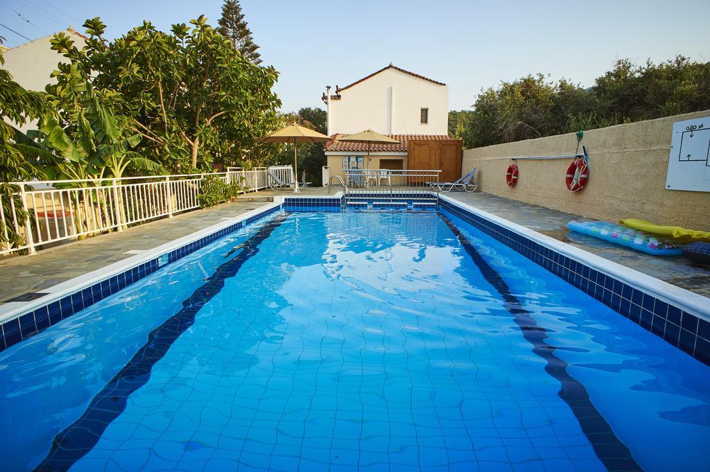 Christinantzela Apartments Kokkari Exterior foto